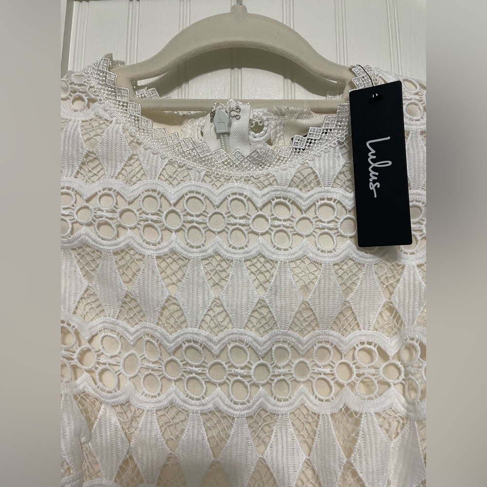 NWT Lulu’s White & Cream Crochet Sleeveless Dress, Size M, Bridal Shower Dress - Picture 4 of 11